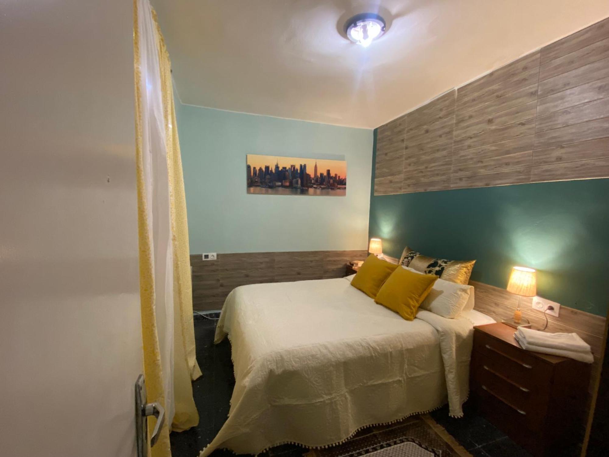 La Casa De Las Hadas Hotell La Reguda Eksteriør bilde